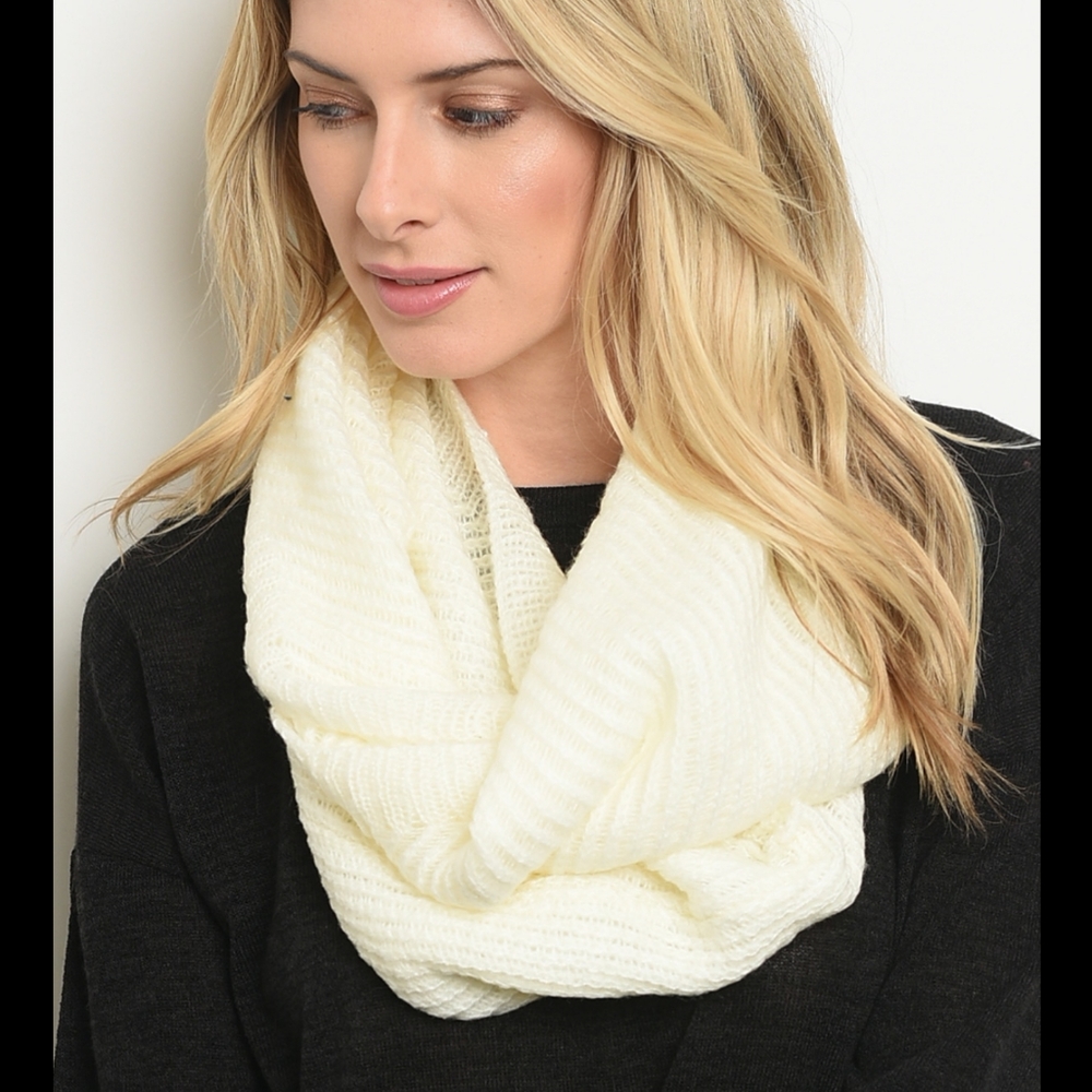 🆕🍁 Last 1! Super Soft Ivory/Cream Infinity Scarf